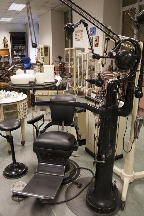 Museum of Dentistry «Luis de La Macorra» Photo 4
