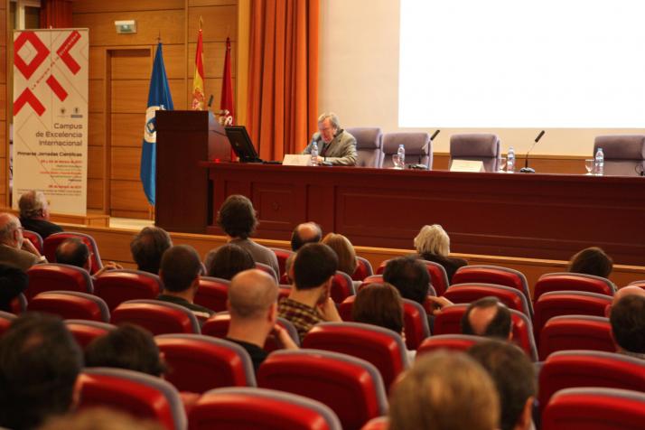 Conferencia del Premio Nobel de Física Carlo Rubbia durante las jornadas del Campus Moncloa