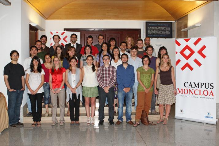 Fotografía de grupo de los Jóvenes Doctores y Predoctorales del Campus Moncloa