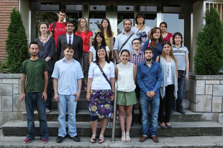 Fotografía de grupo de los Jóvenes Doctores y Predoctorales del Campus Moncloa