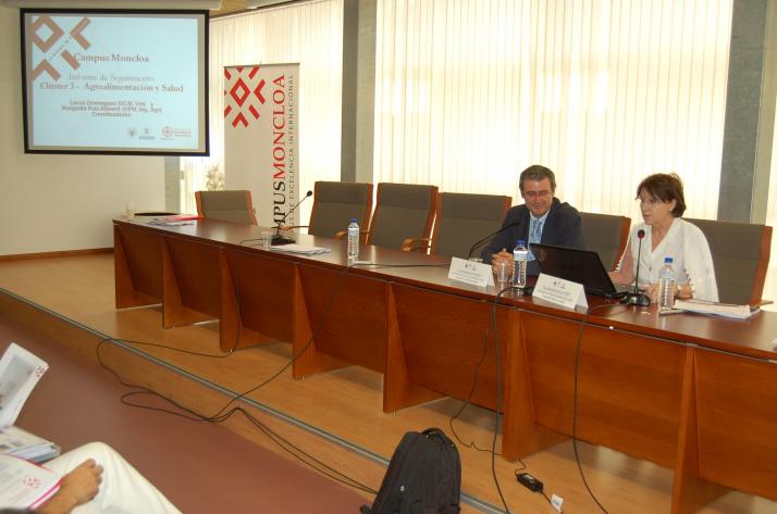 Lucas Domínguez y Margarita Ruiz Altisent presentan el seguimiento del clúster de Agroalimentación y Salud